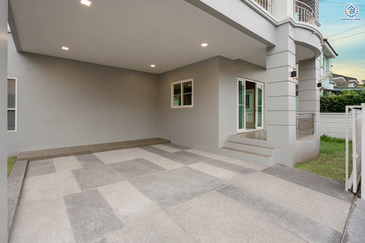 บ้านมือสองตกแต่งใหม่ โครงการ ธนานนท์ ราชพฤกษ์ เนื้อที่ 60 ตร.ว. ฟังก์ชัน 3 ห้องนอน 3 ห้องน้ำ จอดรถได้ 2 คัน พร้อมห้องอเนกประสงค์ 1 ห้อง สามารถปรับเปลี่ยนเป็นห้องทำงาน หรือห้องนอนได้ตามความต้องการ Facilities ตอบโจทย์ทุกกิจกรรม! บนทำเลติดถนนราชพฤกษ์ ใกล้วงเวียนพระราม5 เซ็นทรัลเวสต์เกต และรถไฟฟ้า "สถานีบางรักน้อยท่าอิฐ"